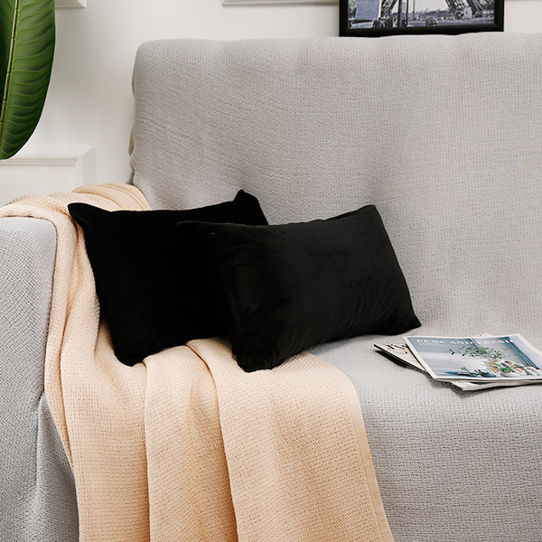 Black flannel waist pillow